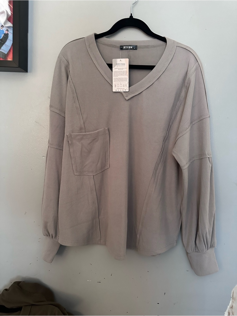 V-Neck Pocket Waffle Sweater in Light Gray